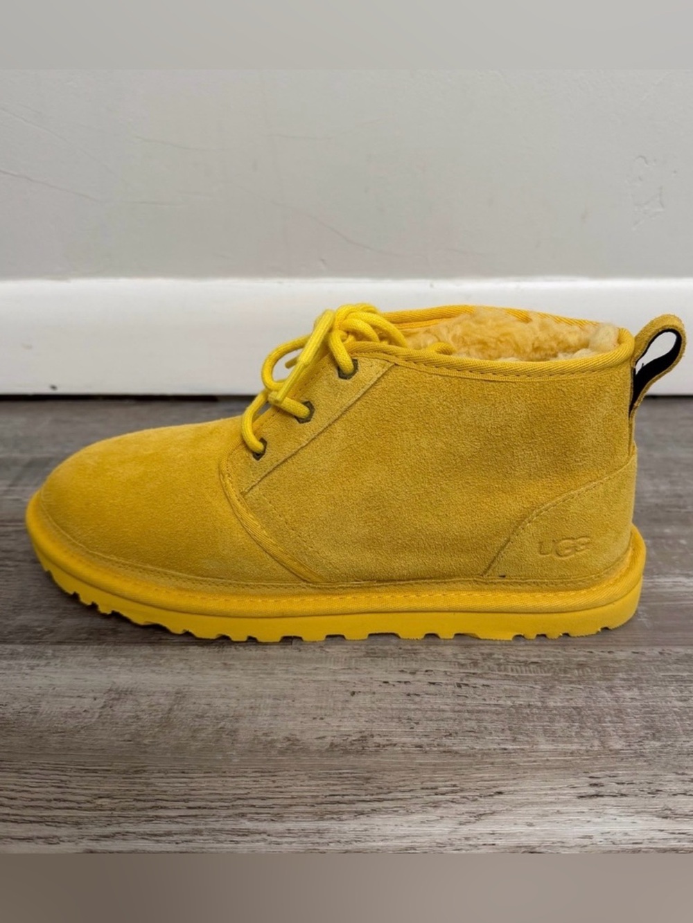 UGG Neumel Suede Sheepskin Chukka Yellow Ankle Men’s Boots-size 9 NEW w/o box🔥